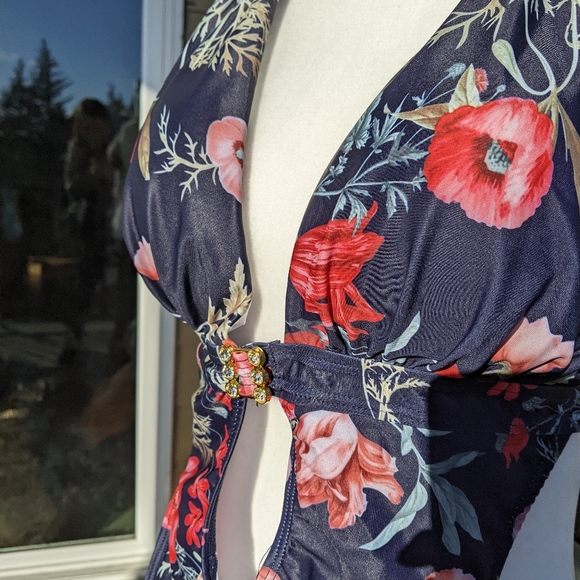 One piece monokini - Picture 5 of 9